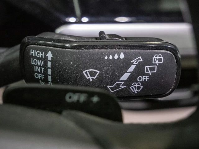 Volkswagen Multivan 2.0 TSI DSG Lang Life T7