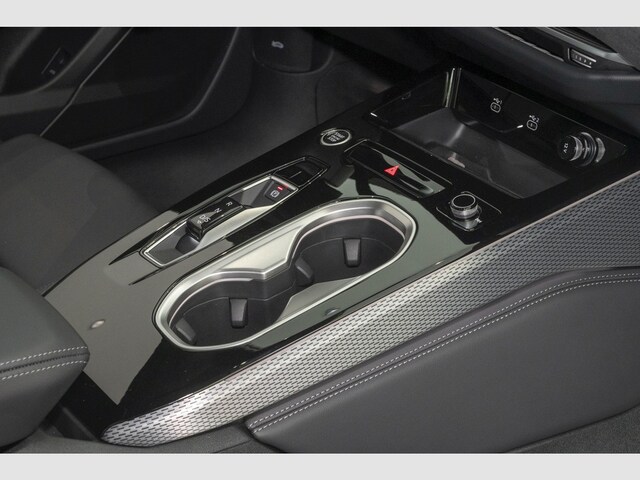 Audi A6 Avant Quattro S-Tronic