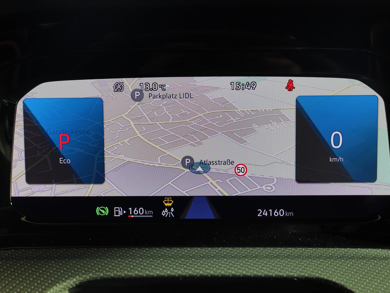 Volkswagen Golf 1.5 eTSI DSG Golf VIII R-Line