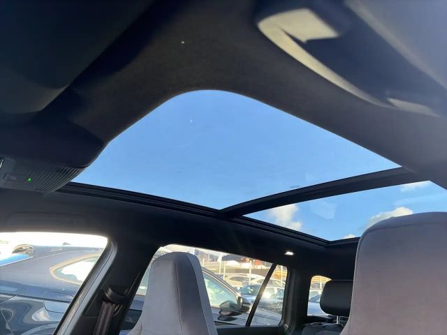 Volkswagen Golf 4Motion DSG R-Line Variant