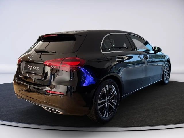 Mercedes-Benz A 180 A 180 d