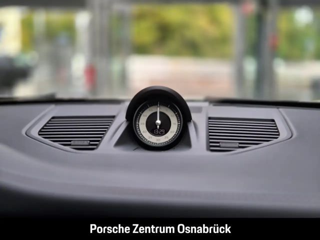 Porsche 992 4 Coupé GTS Targa