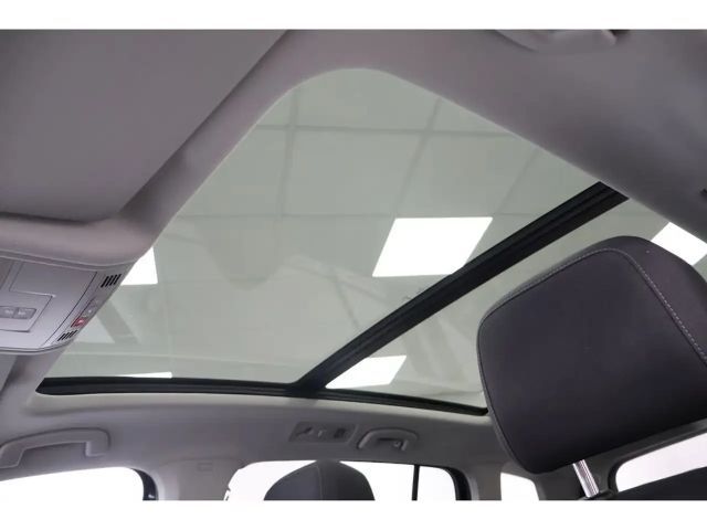 Volkswagen Touran 1.5 TSI DSG R-Line