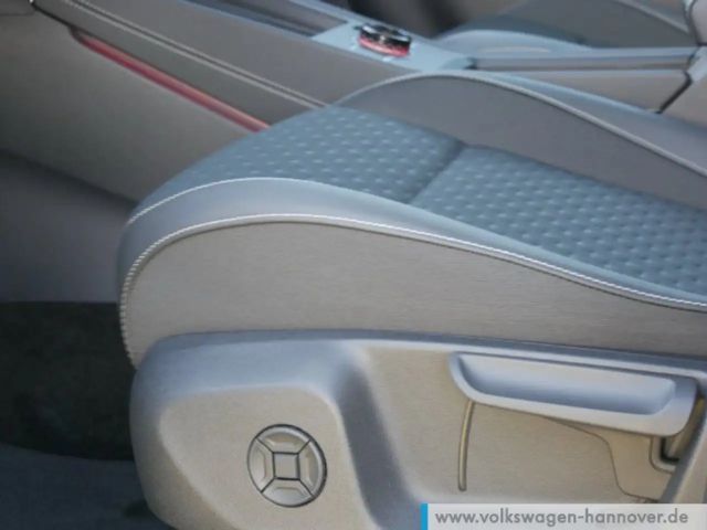 Volkswagen T-Roc 1.5 eTSI DSG IQ.Drive R-Line