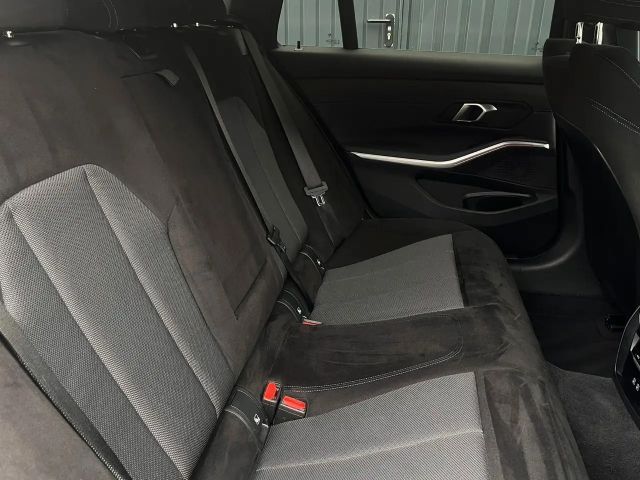 BMW 320 320i M-Sport Touring