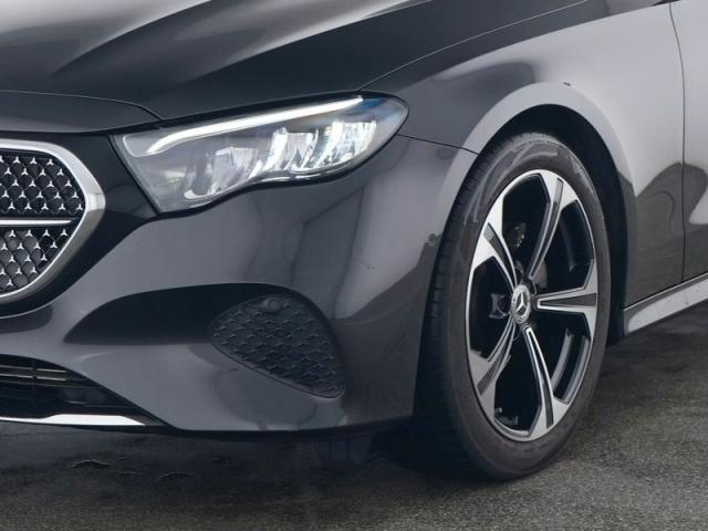 Mercedes-Benz E 200 AVANTGARDE Sedan