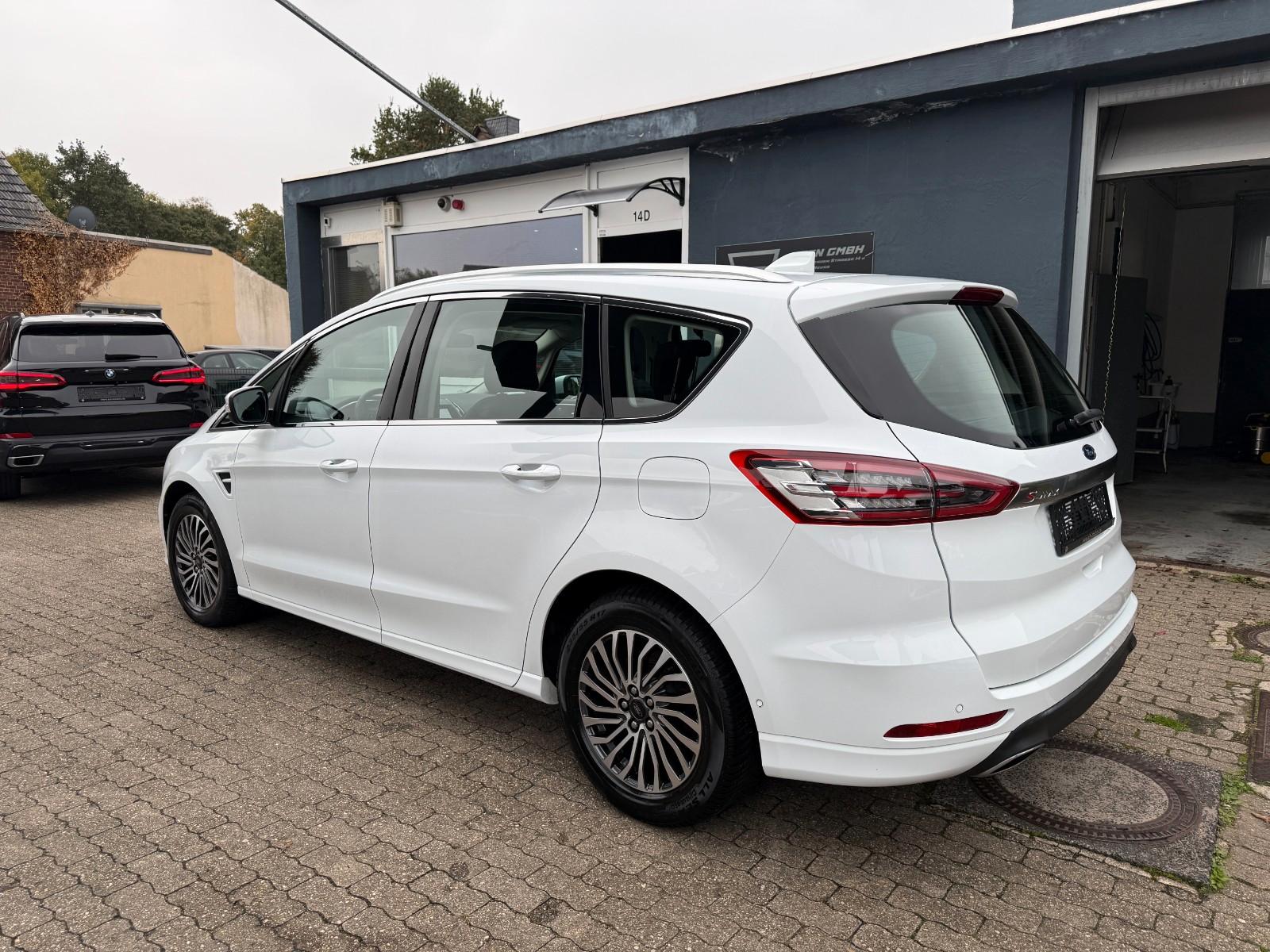 Ford S-Max Titanium