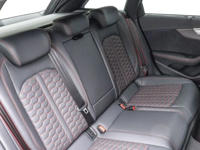 Audi RS4 Avant Quattro