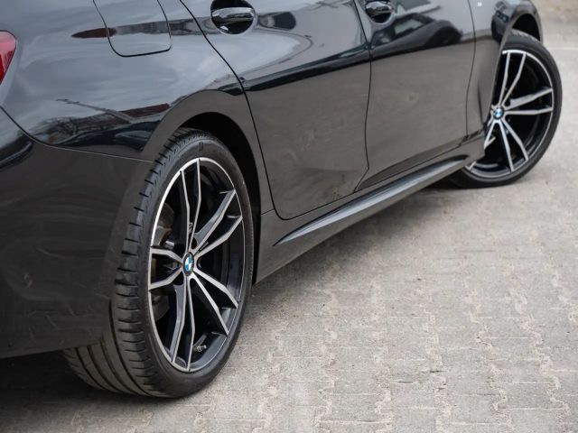 BMW 320 320d M-Sport Sedan