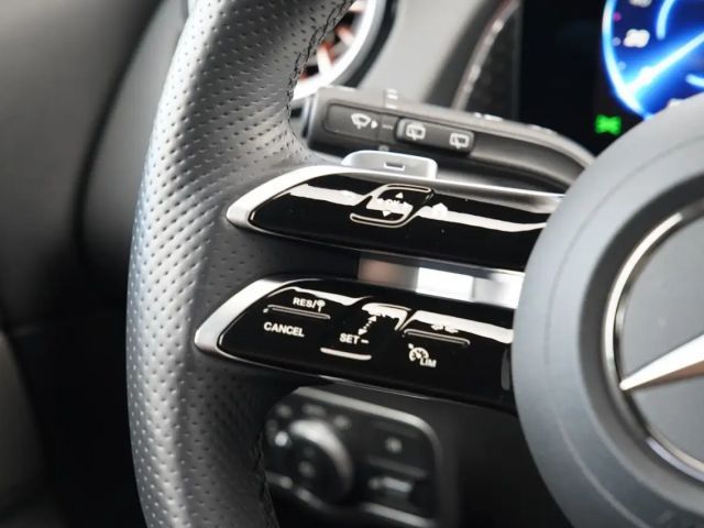 Mercedes-Benz EQB 300 4MATIC Electric Art