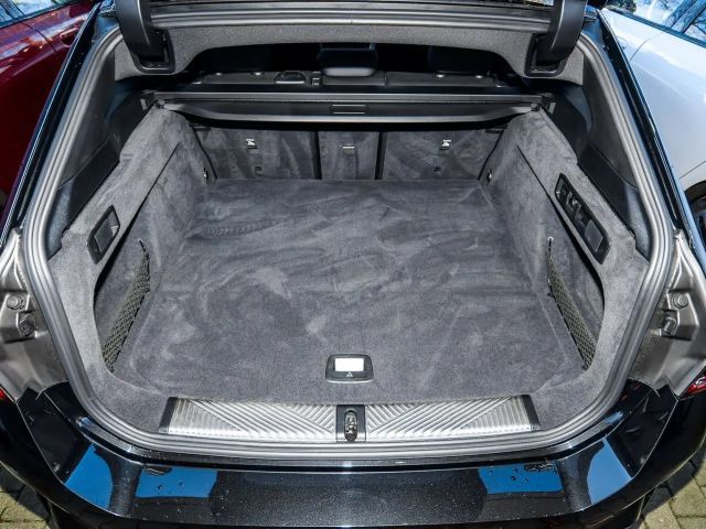 BMW 520 520d M-Sport Touring