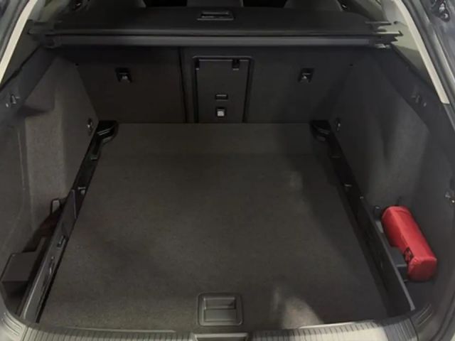 Volkswagen Golf 1.5 eTSI DSG Move Variant