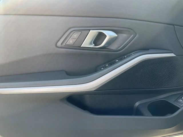 BMW 330 330i Touring xDrive