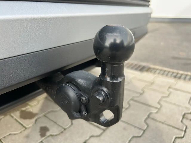 Ford Explorer Extended range RWD