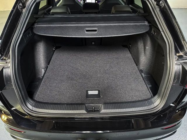 Volkswagen Golf R-Line Variant