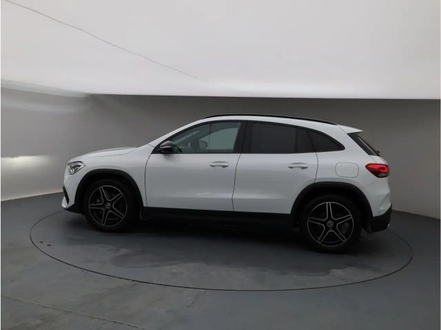 Mercedes-Benz GLA 200 AMG Line