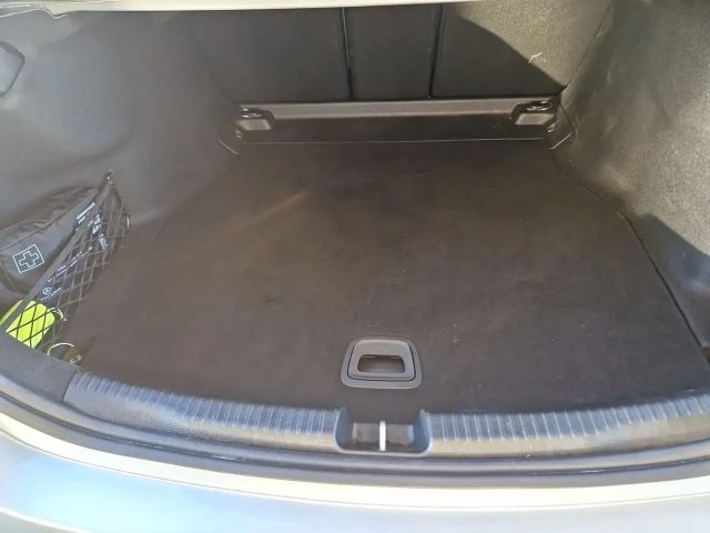 Mercedes-Benz C 200 C 200 d Sedan