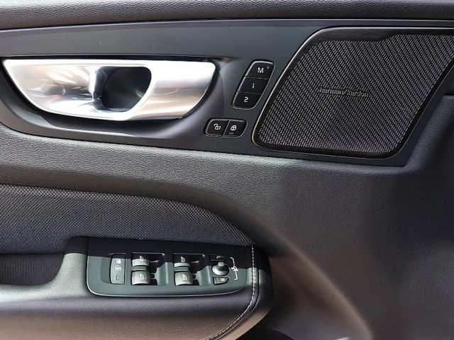 Volvo XC60 AWD Dark Geartronic Plus