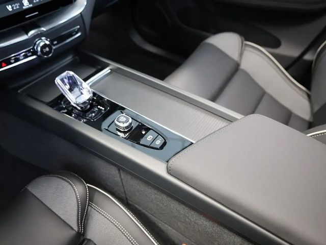 Volvo XC60 AWD Plus T6