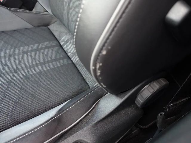 Volkswagen Golf R-Line Variant