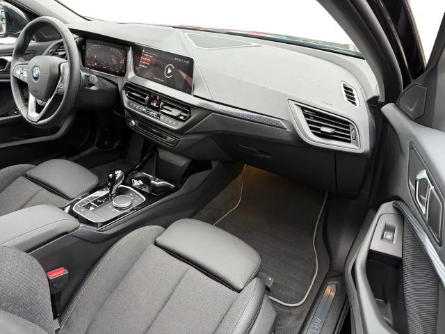 BMW 118 118i Sedan Sport Line