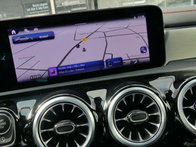 Mercedes-Benz CLA 200 AMG Line Coupé