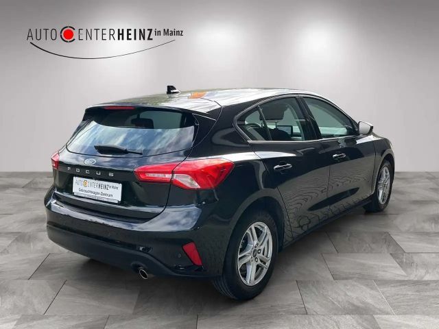 Ford Focus Cool & Connect