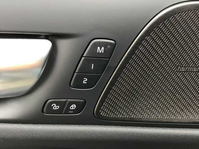 Volvo V60 AWD Dark Plus T6