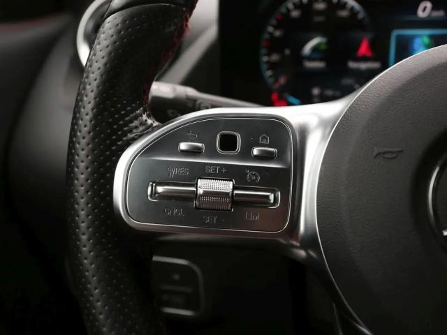 Mercedes-Benz GLA 250 4MATIC AMG Line