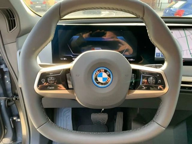 BMW iX xDrive