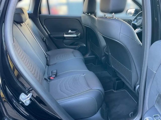 Mercedes-Benz GLA 180 GLA 180 d Progressive