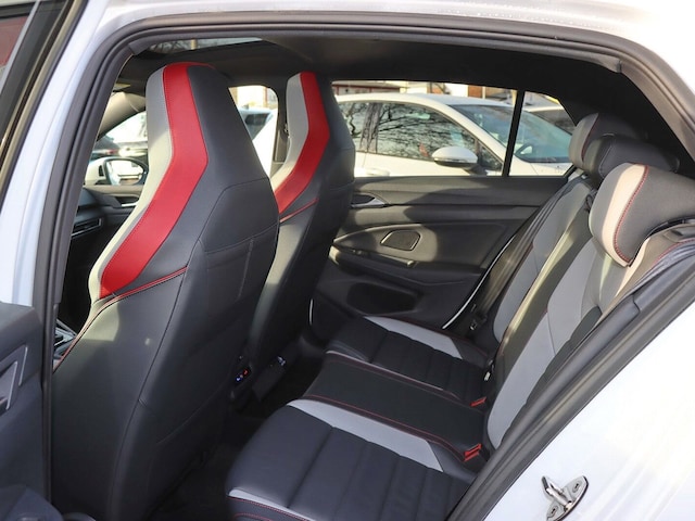 Volkswagen Golf 2.0 TSI DSG Golf VIII