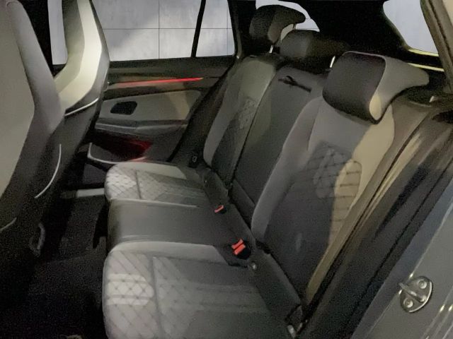 Volkswagen Golf R-Line Variant