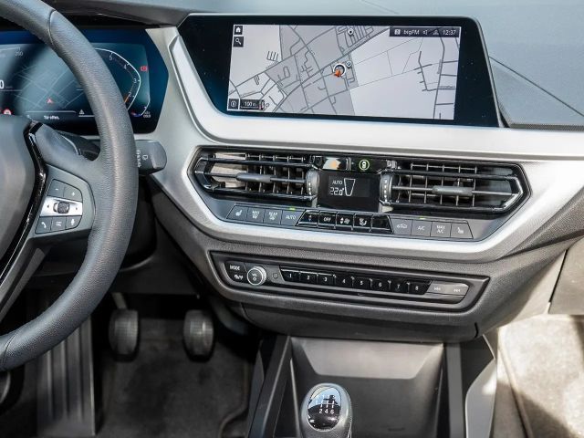 BMW 118 118i 5-deurs Sedan