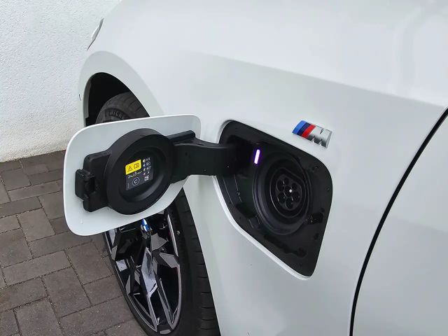 BMW 330 330e M-Sport Touring