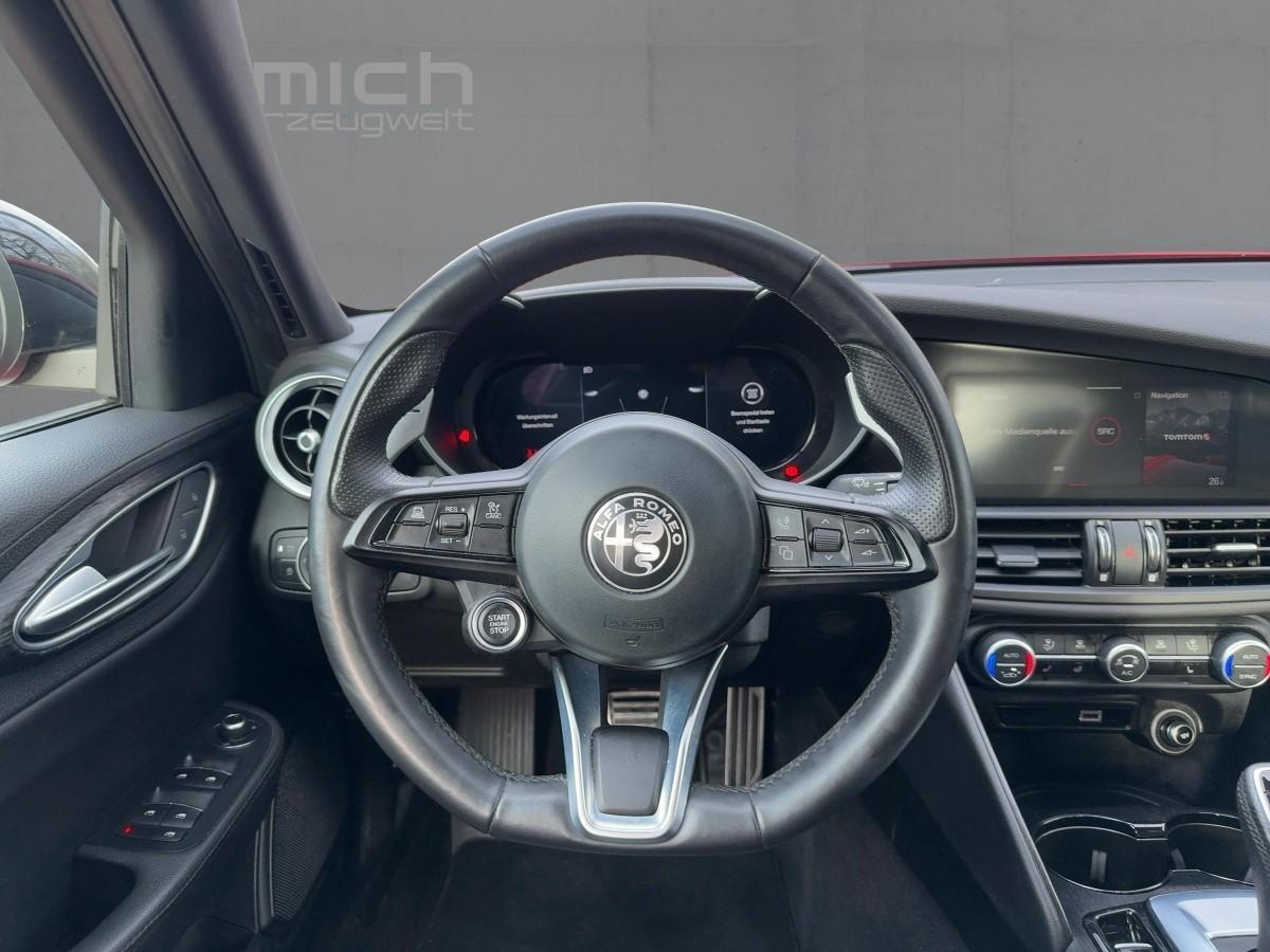 Alfa Romeo Giulia AT8