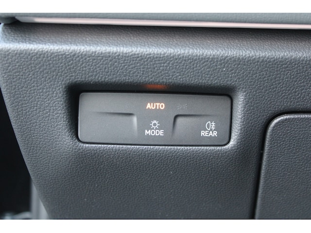 Volkswagen Passat 1.5 eTSI Business Variant