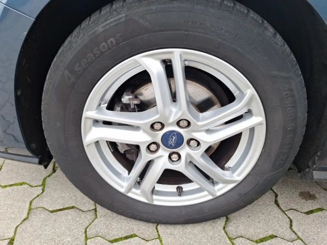 Ford Focus Cool & Connect