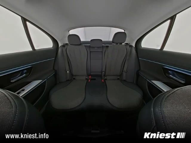 Mercedes-Benz E 220 AVANTGARDE E 220 d Sedan