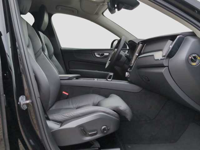 Volvo XC60 Dark Plus