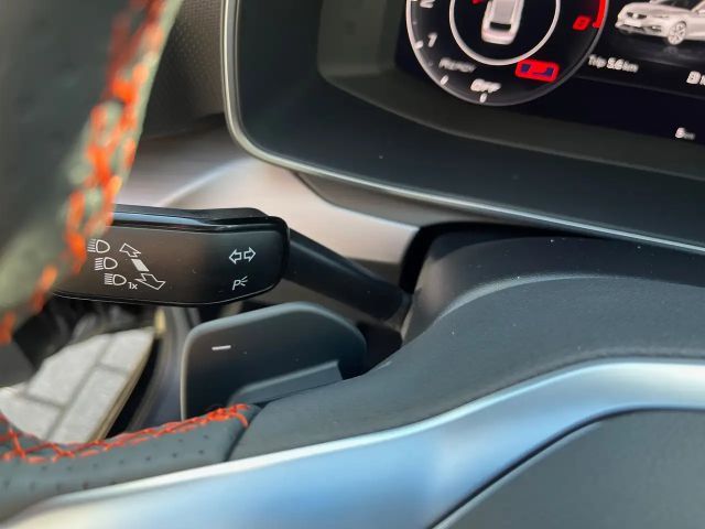 Seat Leon 1.5 eTSI DSG FR-lijn Sportstourer