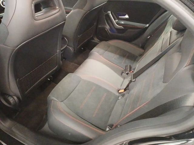 Mercedes-Benz A 250 A 250 e AMG Line