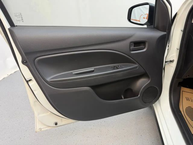 Mitsubishi Space Star Invite MIVEC Star