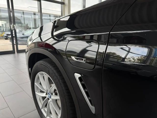 BMW X3 xDrive30e