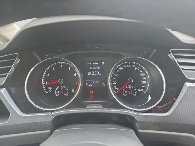 Volkswagen Touran 1.5 TSI