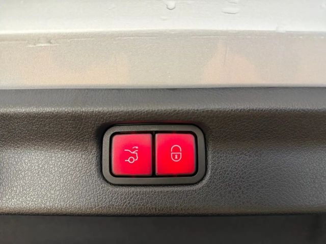 Mercedes-Benz EQE 300 Sedan