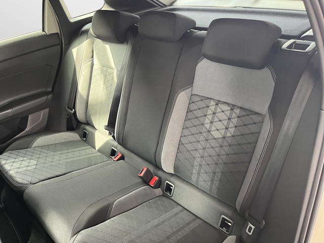 Volkswagen Taigo 1.0 TSI DSG R-Line