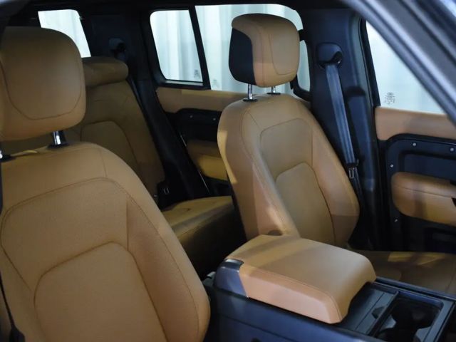 Land Rover Defender 110