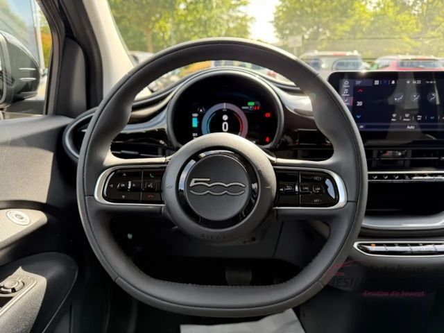 Fiat 500e +Klimaaut.+Tempomat+CarPlay+Spurhalte Navi Digital