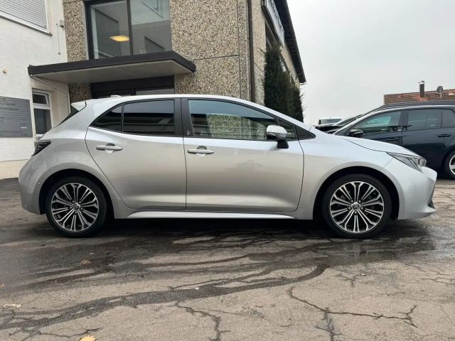 Toyota Corolla Hybride Team D